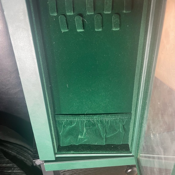 Luxurious Dark Green Jewelry Organizer - Picture 3 of 4